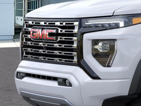 New 2026 GMC Canyon Denali image 13