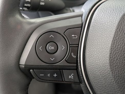 Used 2021 Toyota RAV4 XLE Premium image 21