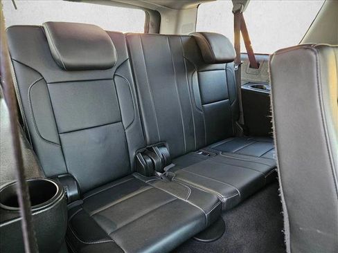 Used 2020 Chevrolet Suburban LT image 20