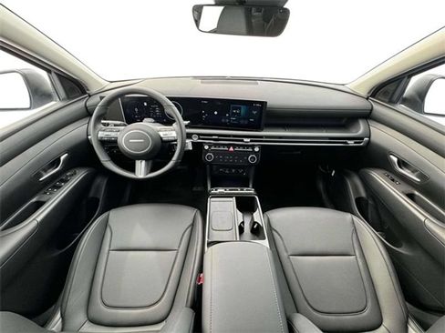 Used 2025 Hyundai Tucson SEL AWD/4WD image 13