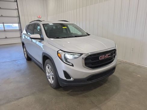 Used 2020 GMC Terrain SLE w/ Driver Convenience Package AWD/4WD image 2