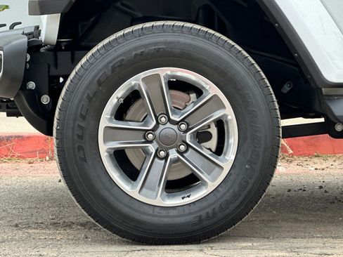 Used 2022 Jeep Wrangler Unlimited Sahara image 27