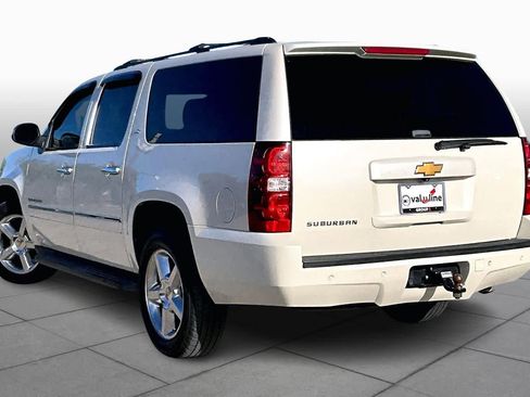 Used 2014 Chevrolet Suburban LTZ image 11