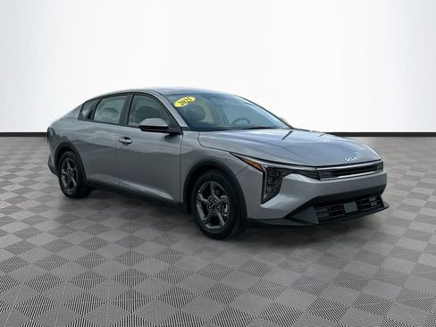 Used 2025 Kia K4 FWD image 3