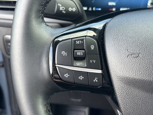 Certified 2025 Ford Escape Platinum FWD image 33