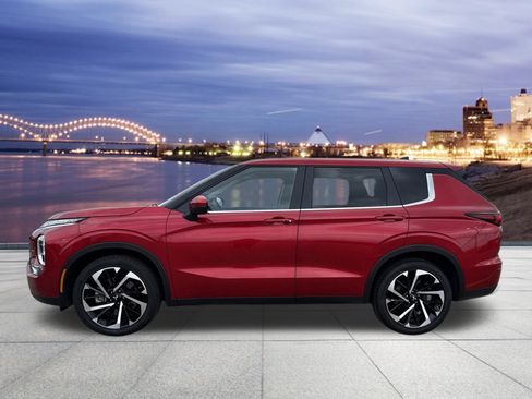 Used 2022 Mitsubishi Outlander SE AWD/4WD image 2