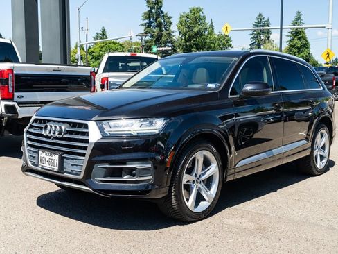 Used 2019 Audi Q7 3.0T Prestige AWD/4WD image 3