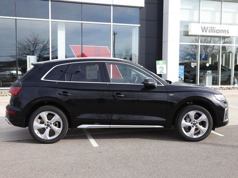 Used 2023 Audi Q5 2.0T Premium Plus w/ Premium Plus Package image 2