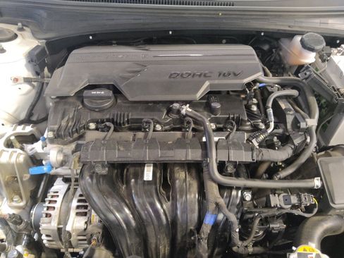 Used 2025 Hyundai Elantra SE FWD image 30