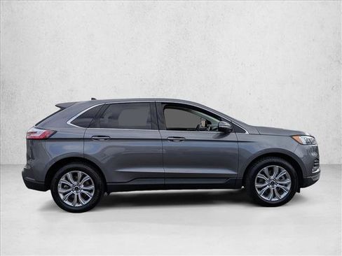 Used 2024 Ford Edge Titanium image 4