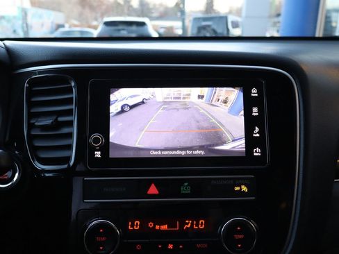 Used 2019 Mitsubishi Outlander SE image 28