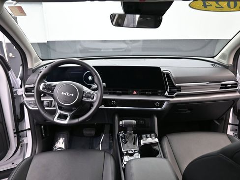 Used 2024 Kia Sportage SX image 9