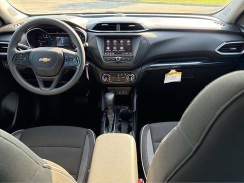 Used 2022 Chevrolet TrailBlazer LS AWD/4WD image 14