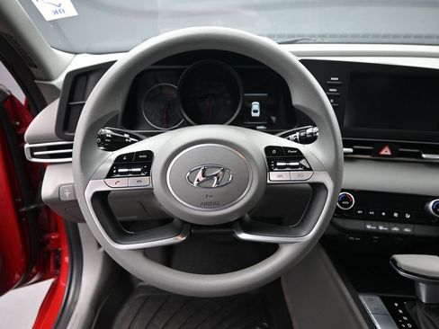 Used 2023 Hyundai Elantra SEL w/ Cargo Package image 20