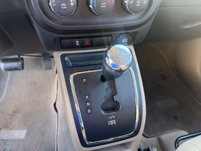 Used 2015 Jeep Patriot Sport AWD/4WD image 15