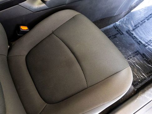 Used 2021 Toyota RAV4 LE w/ Carpet Mat Package (TMS) AWD/4WD image 30