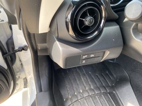 Used 2025 MAZDA MX-5 Miata RF Club RWD image 18