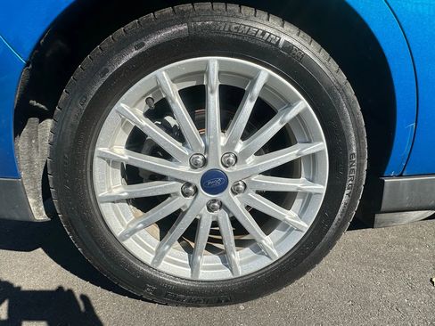 Used 2015 Ford C-MAX SEL w/ Equipment Group 302A image 15