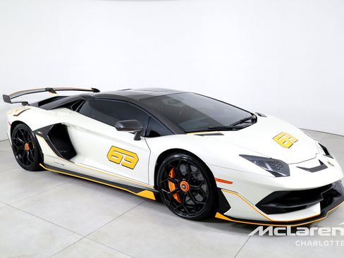 Used 2021 Lamborghini Aventador SVJ AWD/4WD image 3