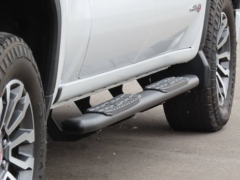 Used 2023 GMC Sierra 1500 AT4 w/ Technology Package AWD/4WD image 11