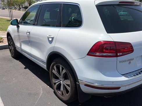 Used 2017 Volkswagen Touareg Wolfsburg Edition AWD/4WD image 4