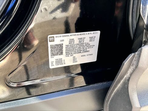 Used 2024 GMC Terrain SLT image 21