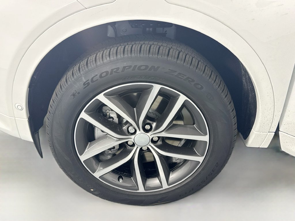 Certified 2025 Land Rover Discovery Sport S AWD/4WD image 29