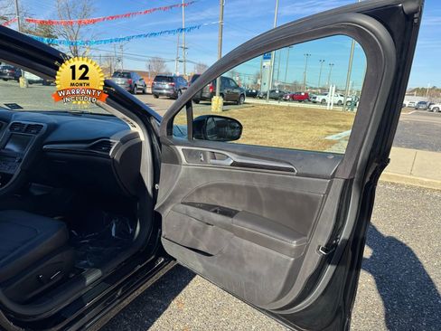 Used 2016 Ford Fusion Energi SE image 22