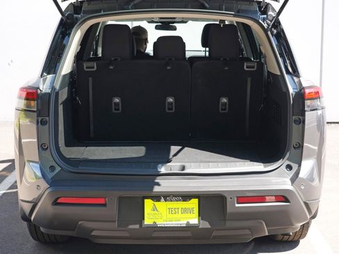 Used 2025 Nissan Pathfinder S FWD image 9