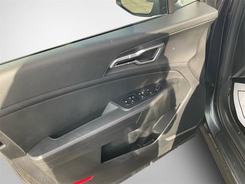 Used 2023 Kia Sportage LX image 14