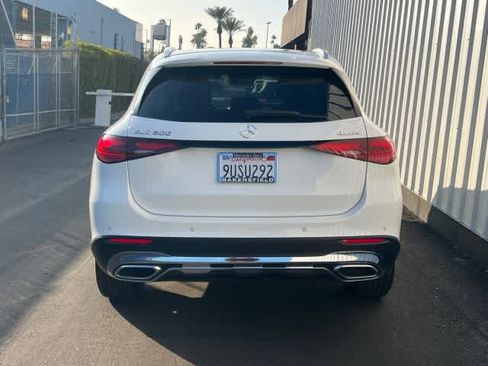 Certified 2025 Mercedes-Benz GLC 300 4MATIC image 5