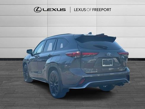 Used 2023 Toyota Highlander XSE image 6