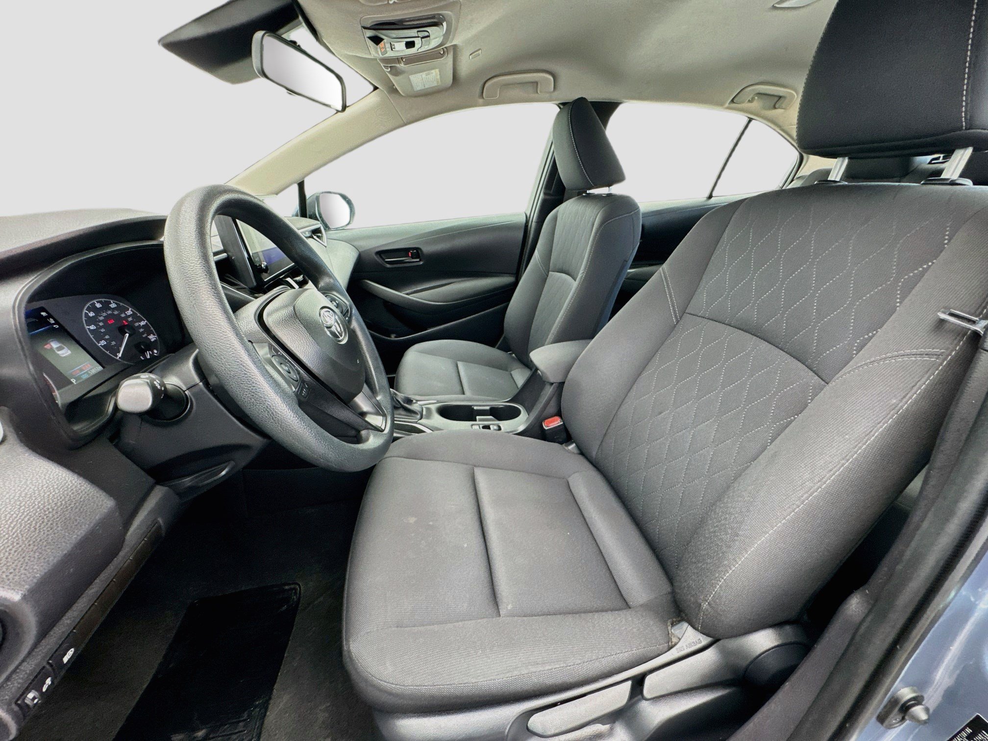 Used 2025 Toyota Corolla LE FWD image 13