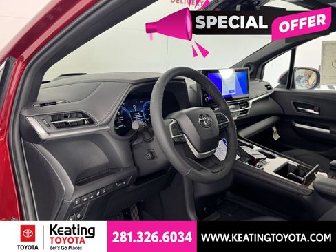 New 2026 Toyota Sienna Platinum AWD/4WD image 2