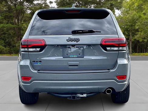 Used 2019 Jeep Grand Cherokee Altitude image 4