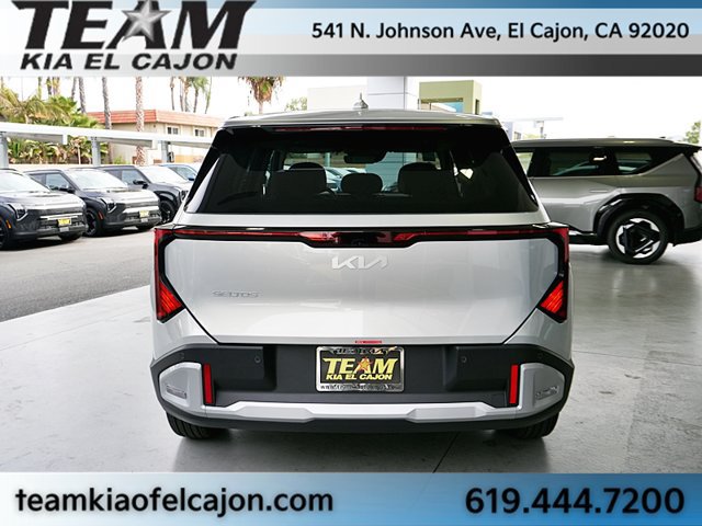 New 2027 Kia Seltos LX FWD image 9