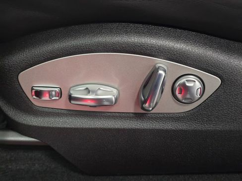 New 2026 Porsche Macan image 25