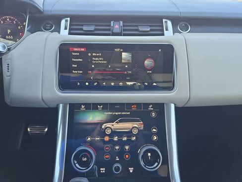 Used 2021 Land Rover Range Rover Sport HST image 28
