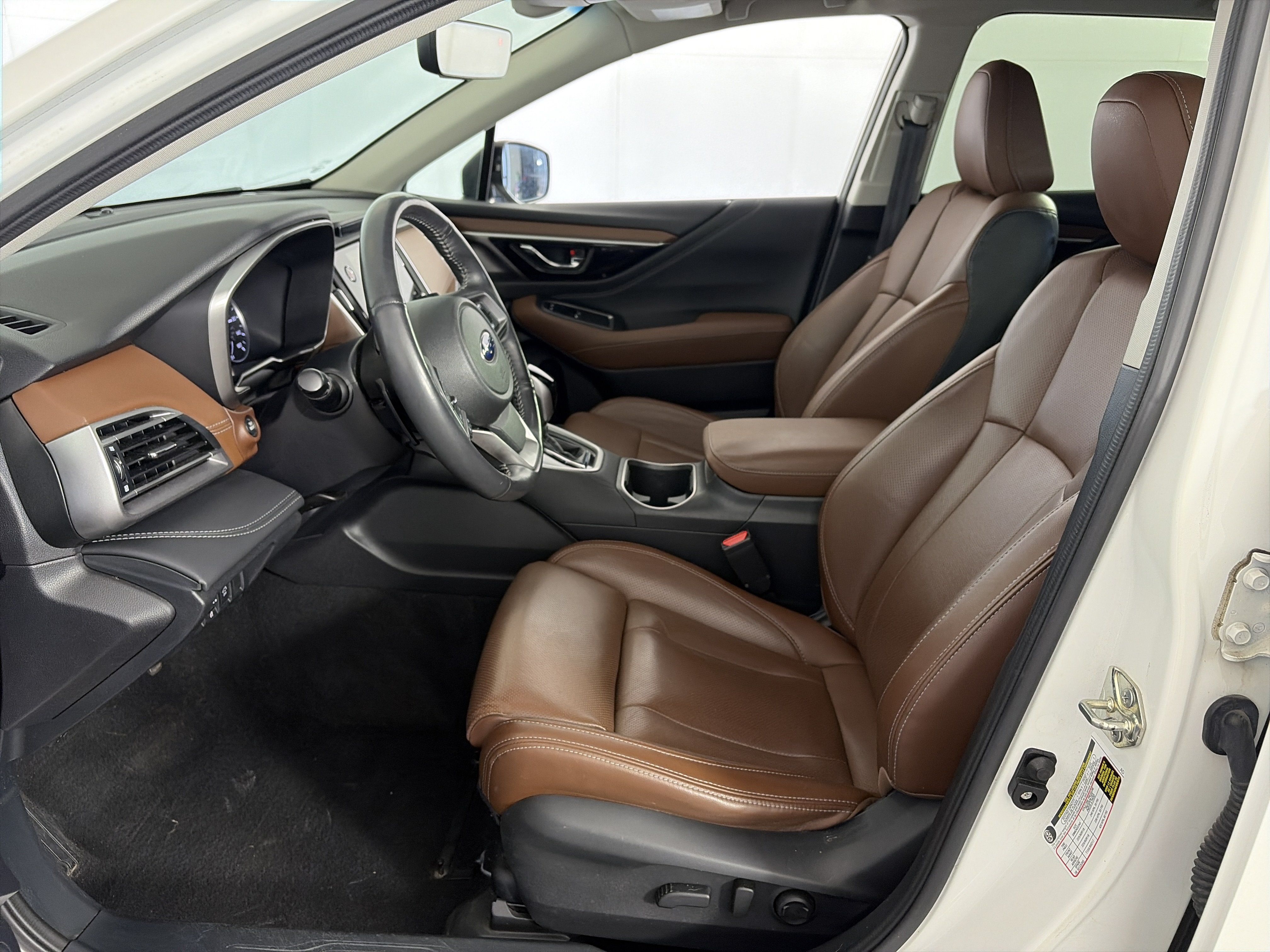 Used 2021 Subaru Outback Touring AWD/4WD image 6