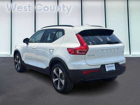 Certified 2026 Volvo XC40 B5 Plus AWD/4WD image 7