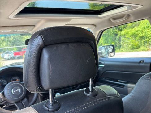 Used 2015 Jeep Patriot High Altitude AWD/4WD image 8
