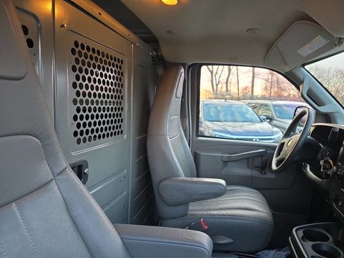 Used 2020 Chevrolet Express 2500 2500 3dr Cargo Van image 29