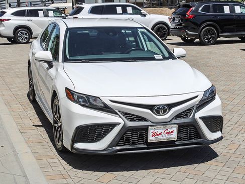 Certified 2023 Toyota Camry SE FWD image 3