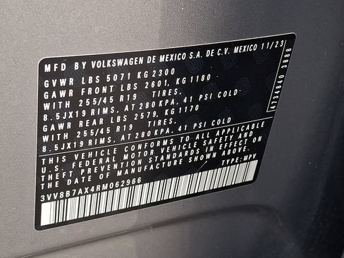 Used 2024 Volkswagen Tiguan SE R-Line AWD/4WD image 27