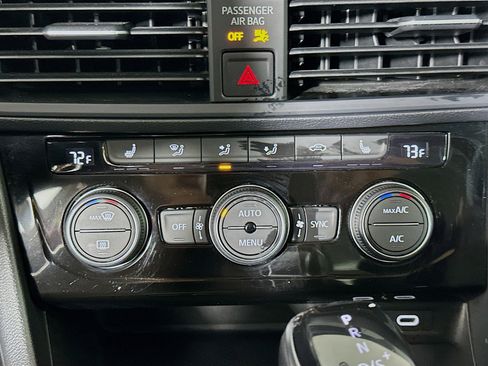 Used 2024 Volkswagen Jetta SE image 23