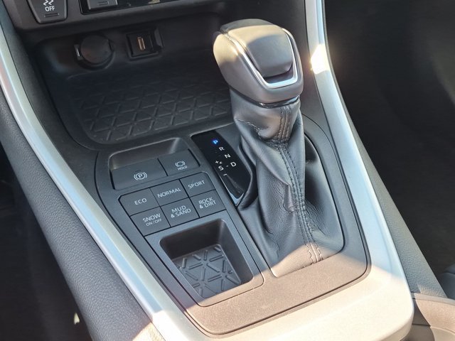 Certified 2021 Toyota RAV4 XLE Premium AWD/4WD image 15