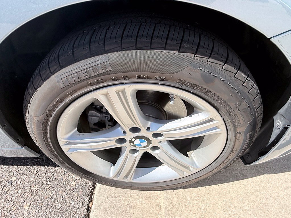 Used 2014 BMW 320i xDrive Sedan AWD/4WD image 3