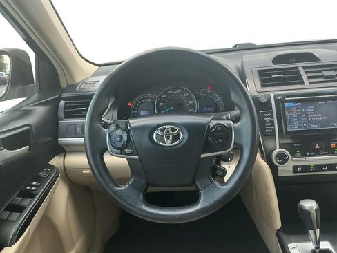 Used 2013 Toyota Camry LE FWD image 18