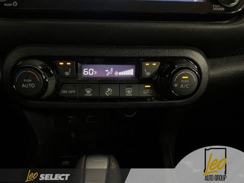Used 2023 Nissan Kicks SR w/ SR Premium Package FWD image 16