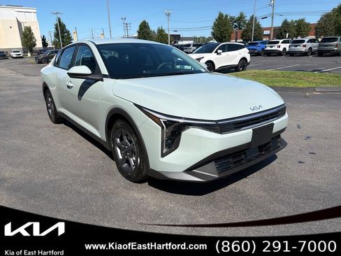 New 2026 Kia K4 FWD image 5